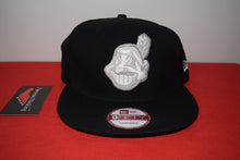 Load image into Gallery viewer, MLB New Era Cleveland Indians Chief Wahoo Metallic White Snapback 9Fifty