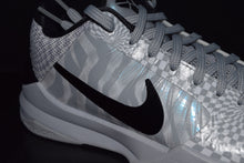 Load image into Gallery viewer, Nike Kobe 5 Protro DeMar DeRozan Zebra PE