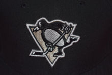 Load image into Gallery viewer, NHL New Era Pittsburgh Penguins Fitted Winter Hat 59Fifty