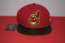 Load image into Gallery viewer, MLB New Era Cleveland Indians Chief Wahoo "Carbon Fibre" Snapback 9Fifty