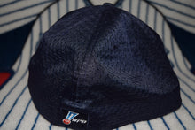 Load image into Gallery viewer, NPB New Era Yokohama DeNa Baystars Fitted 59Fifty Alternate Star NPB Logo