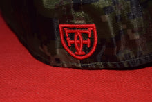 Load image into Gallery viewer, Fitted Hawaii New Era SlapsWind Camo Fitted 59Fifty
