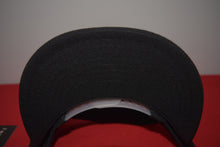 Load image into Gallery viewer, Disney X New Era Vampire Mickey Mouse Snapback 9Fifty