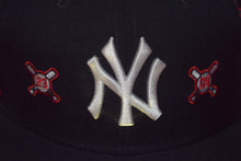 Load image into Gallery viewer, MLB Spike Lee X New Era New York Yankees Crossed Bats Fitted 59Fifty