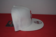 Load image into Gallery viewer, MLB New Era Cleveland Indians Chief Wahoo White Snapback 9Fifty