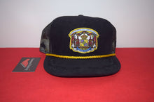 Load image into Gallery viewer, Fitted Hawaii New Era Coat Of Arms Black Snapback 9Fifty