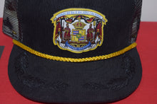 Load image into Gallery viewer, Fitted Hawaii New Era Coat Of Arms Black Snapback 9Fifty