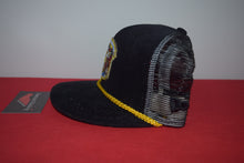 Load image into Gallery viewer, Fitted Hawaii New Era Coat Of Arms Black Snapback 9Fifty