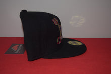 Load image into Gallery viewer, New Era Juicy Notorious B.I.G Fitted 59Fifty