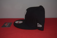 Load image into Gallery viewer, Disney X New Era Mickey Mouse White Snhadow Snapback 9Fifty