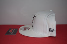 Load image into Gallery viewer, Disney X New Era Mickey Mouse White Snapback 9Fifty