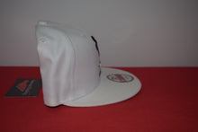 Load image into Gallery viewer, Disney X New Era Mickey Mouse White Snapback 9Fifty