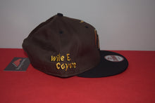 Load image into Gallery viewer, Warner Brothers X New Era Wile E. Coyote Snapback 9Fifty