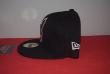 Load image into Gallery viewer, MLB New Era Cleveland Indians Chief Wahoo Black Silver Shadow Fitted 59Fifty