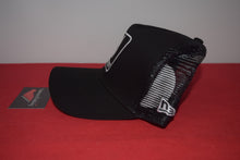 Load image into Gallery viewer, Playboy X New Era Logo Mesh Snapback 9Forty