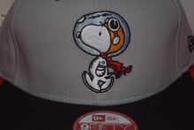 Load image into Gallery viewer, Peanuts X New Era Astronaut Snoopy Snapback 9Fifty