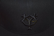 Load image into Gallery viewer, NPB New Era Yomiuri Giants Black on Black Fitted 59Fifty