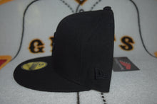 Load image into Gallery viewer, NPB New Era Yomiuri Giants Black on Black Fitted 59Fifty