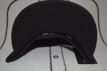 Load image into Gallery viewer, NPB New Era Yomiuri Giants Black on Black Fitted 59Fifty