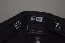 Load image into Gallery viewer, NPB New Era Yomiuri Giants Black on Black Fitted 59Fifty