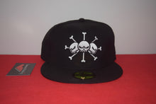 Load image into Gallery viewer, One Piece X New Era Blackbeard Pirates Fitted 59Fifty