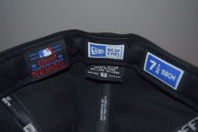 Load image into Gallery viewer, MLB New Era Cleveland Indians Chief Wahoo Fitted 59Fifty VINTAGE