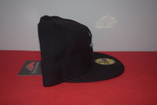 Load image into Gallery viewer, One Piece X New Era Blackbeard Pirates Fitted 59Fifty