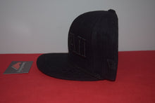 Load image into Gallery viewer, Fitted Hawaii Script Rope Snapback 9Fifty