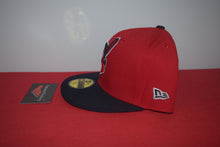 Load image into Gallery viewer, MLB New Era Cleveland Indians Chief Wahoo Feather Fitted 59Fifty