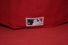 Load image into Gallery viewer, MLB New Era Cleveland Indians Chief Wahoo Feather Fitted 59Fifty