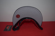Load image into Gallery viewer, MLB New Era Cleveland Indians Chief Wahoo Feather Fitted 59Fifty
