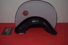 Load image into Gallery viewer, MLB New Era Cleveland Indians Chief Wahoo Navy Feather Fitted 59Fifty