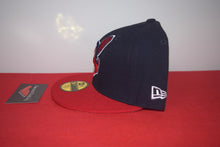 Load image into Gallery viewer, MLB New Era Cleveland Indians Chief Wahoo Feather Fitted 59Fifty