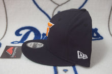Load image into Gallery viewer, NPB New Era Hokkaido-Ham Fighters Vintage Logo Snapback 9Fifty