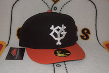 Load image into Gallery viewer, NPB New Era Yomiuri Giants Pre Curved Alt Fitted 59Fifty