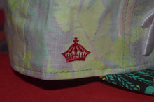 Load image into Gallery viewer, Fitted Hawaii X New Era Aloha Floral Snapback 9Fifty
