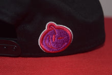 Load image into Gallery viewer, YUMS X New Era Script Snapback 9Fifty