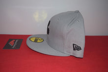 Load image into Gallery viewer, Disney X New Era Mickey Mouse Pixel Fitted 59Fifty