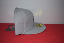 Load image into Gallery viewer, Disney X New Era Mickey Mouse Pixel Fitted 59Fifty