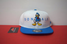 Load image into Gallery viewer, Disney X New Era Donald Duck Snapback 9Fifty