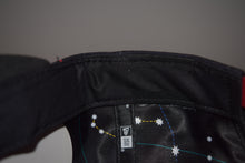 Load image into Gallery viewer, Fitted Hawaii X New Era Maps Snapback 9Fifty