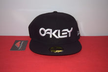Load image into Gallery viewer, Oakley X New Era Black Fitted 59Fifty