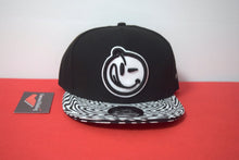 Load image into Gallery viewer, Yums X New Era Pyschdelic Snapback 9Fifty