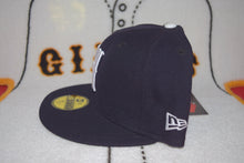 Load image into Gallery viewer, NPB New Era Hiroshima Carp Navy Fitted 59Fifty