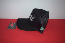 Load image into Gallery viewer, Fitted Hawaii X New Era Script Snapback 9Forty