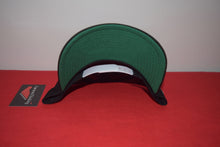 Load image into Gallery viewer, Fitted Hawaii X New Era Script Snapback 9Forty