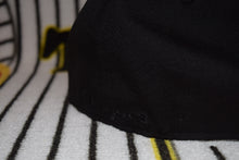 Load image into Gallery viewer, NPB New Era Hanshin Tigers Black Fitted 59Fifty