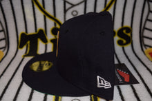 Load image into Gallery viewer, NPB New Era Osaka Tigers Retro Navy Fitted 59Fifty